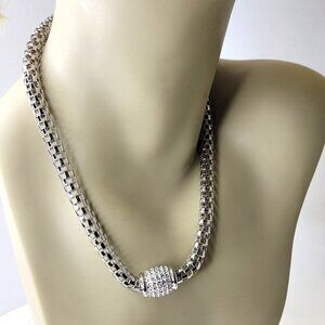 Stylish Mesh Diamante Magnetic Choker Necklace In Rhodium Plated Metal